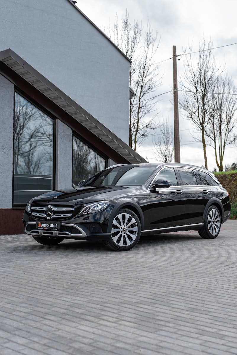 Experience Luxury In The Mercedes-Benz E-Class || Motorwan